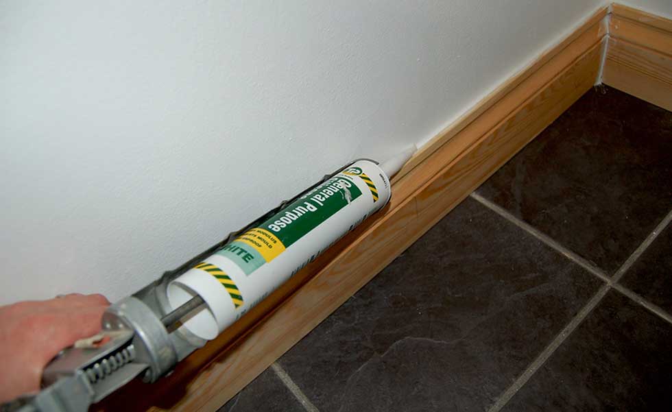 How-To-Fit-Skirting-Boards-Fill-Gaps