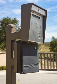 GATE OPERATOR ON PEDESTAL1