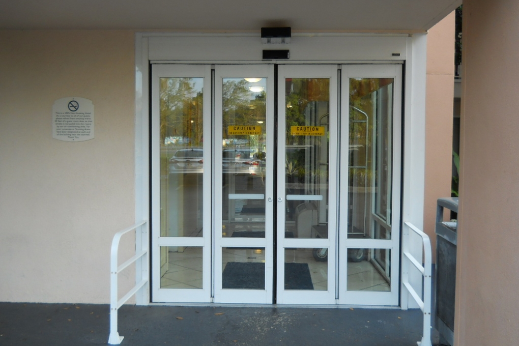 GT1400 bi fold door 1020x680